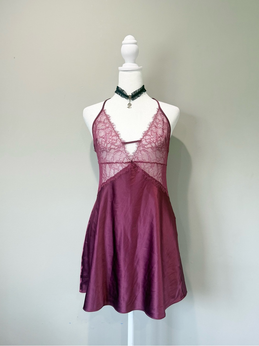 Victoria’s Secret Plum Purple Lace Satin Slip - Picture 1 of 6